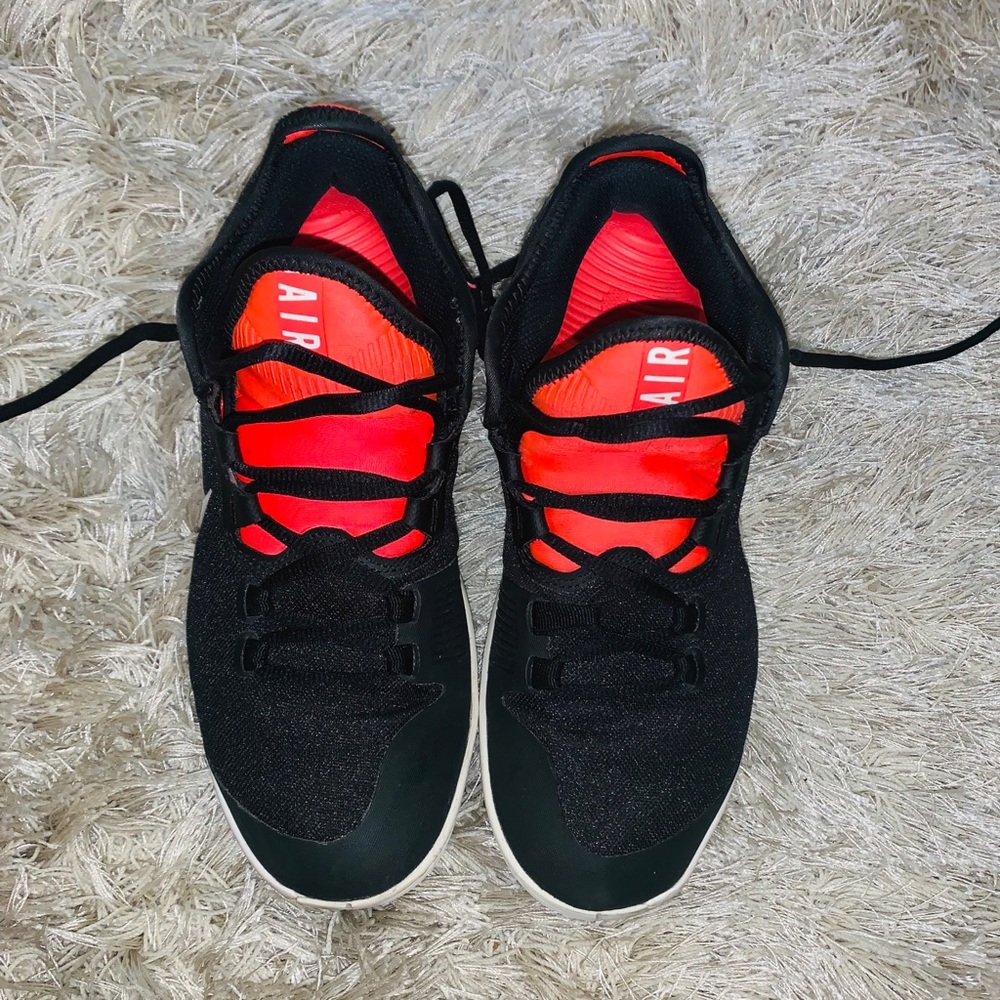 Nike tennis shoes 🎾 - Picture 2 of 5